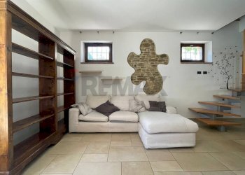 Soggiorno - Semi-detached house Frazione Castiglioni Via Moscatelli
 
80/b, Arcevia - photo 5