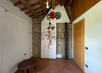 Camera / camera da letto - Semi-detached house Frazione Castiglioni Via Moscatelli
 
80/b, Arcevia - photo 30