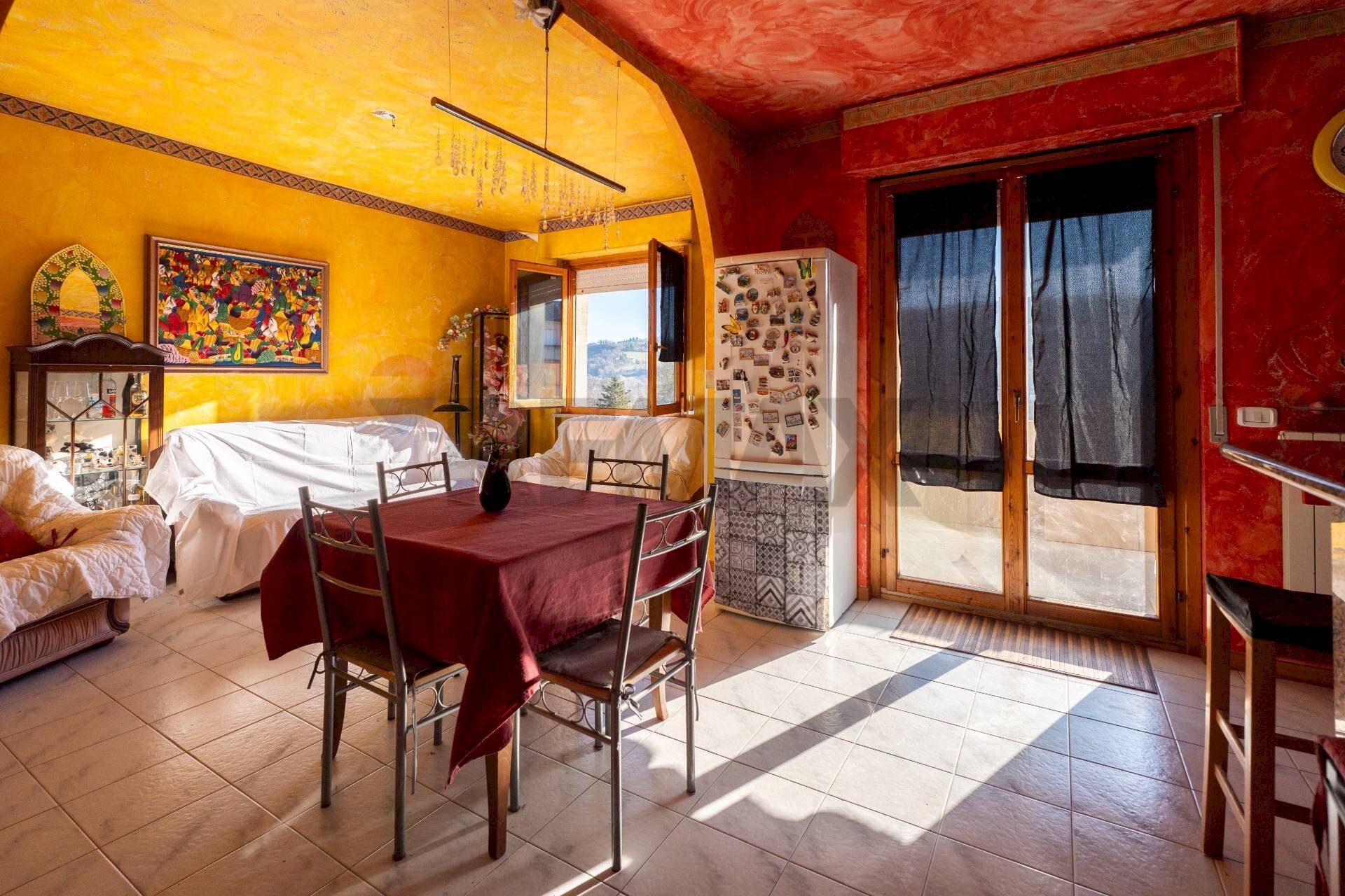 Sala da pranzo - Three-room apartment via Dante Alighieri
 
24, Castelplanio - photo 1