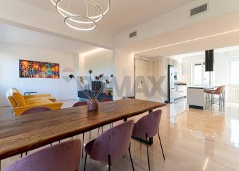 Sala da pranzo - Appartamento Via Raffaello Sanzio
 
52, Jesi - foto 1