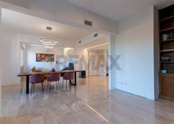 Sala da pranzo - Appartamento Via Raffaello Sanzio
 
52, Jesi - foto 6