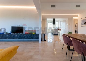 Sala da pranzo - Appartamento Via Raffaello Sanzio
 
52, Jesi - foto 10