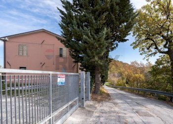 Casa all\'aperto - Casa semi indipendente Contrada Forchiusa
 
80, Serra San Quirico - foto 1