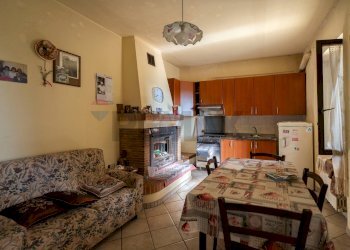 Sala da pranzo - Casa semi indipendente Contrada Forchiusa
 
80, Serra San Quirico - foto 3