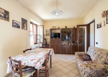 Sala da pranzo - Casa semi indipendente Contrada Forchiusa
 
80, Serra San Quirico - foto 4