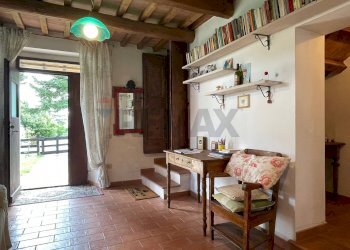 Sala da pranzo - Casa semi indipendente Frazione Castiglioni Via Moscatelli
 
80, Arcevia - foto 3