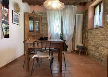 Sala da pranzo - Casa semi indipendente Frazione Castiglioni Via Moscatelli
 
80, Arcevia - foto 6