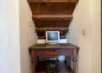 Hall / corridoio - Casa semi indipendente Frazione Castiglioni Via Moscatelli
 
80, Arcevia - foto 8