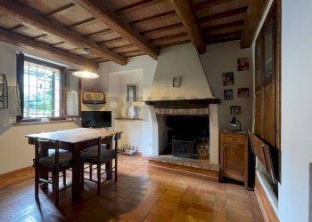 Sala da pranzo - Casa semi indipendente Frazione Castiglioni Via Moscatelli
 
80, Arcevia - foto 9