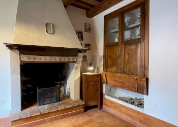 Soggiorno - Casa semi indipendente Frazione Castiglioni Via Moscatelli
 
80, Arcevia - foto 10