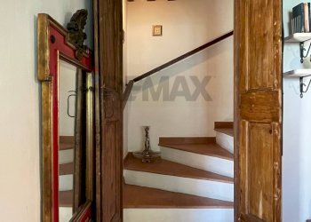 Scale - Casa semi indipendente Frazione Castiglioni Via Moscatelli
 
80, Arcevia - foto 16