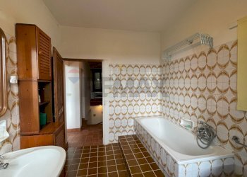 Bagno - Casa semi indipendente Frazione Castiglioni Via Moscatelli
 
80, Arcevia - foto 23