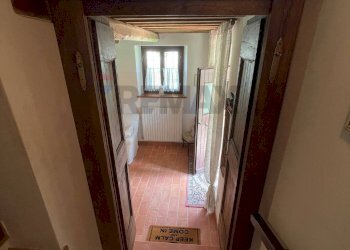 Hall / corridoio - Casa semi indipendente Frazione Castiglioni Via Moscatelli
 
80, Arcevia - foto 33