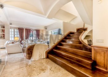 Scale - Villa Via Del Monte Di Casa
65, Roma - foto 7