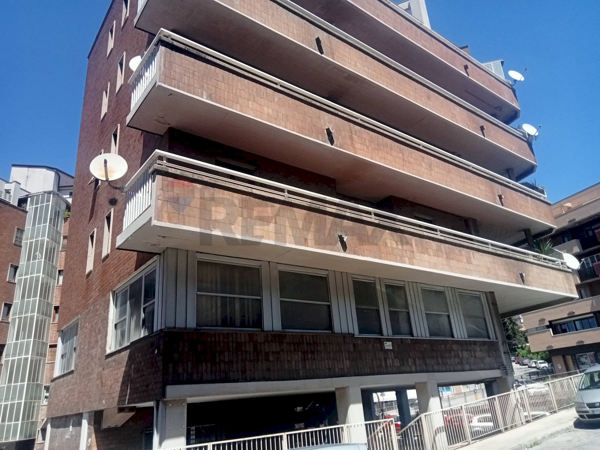 Edificio all\'aperto - Ufficio Perugia - foto 1