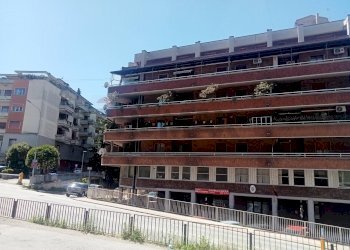 Edificio all\'aperto - Quadrilocale Perugia - foto 4