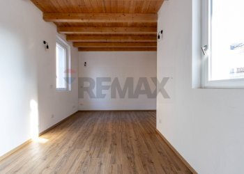 Stanza vuota - One-room apartment via della torre
19, Besana in Brianza - photo 4