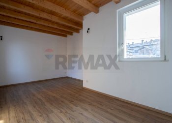 Stanza vuota - One-room apartment via della torre
19, Besana in Brianza - photo 5