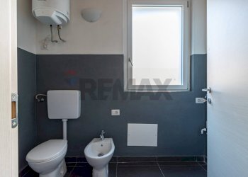 Bagno - One-room apartment via della torre
19, Besana in Brianza - photo 7
