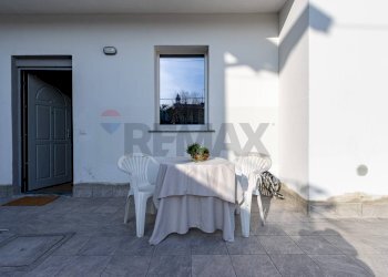 Terrazza - One-room apartment via della torre
19, Besana in Brianza - photo 9