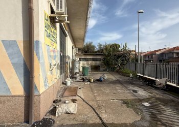 Terrazza - Locale Commerciale Piazza Kennedy, Zafferana Etnea - foto 4