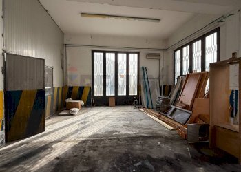 Parcheggio - Locale Commerciale Piazza Kennedy, Zafferana Etnea - foto 6