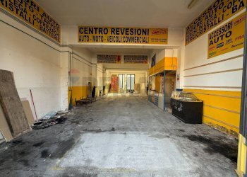 Parcheggio - Locale Commerciale Piazza Kennedy, Zafferana Etnea - foto 11