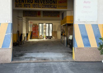 Edificio all\'aperto - Locale Commerciale Piazza Kennedy, Zafferana Etnea - foto 12