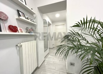 Hall / corridoio - Trilocale Via Cavour
 
55, Trezzo sull'Adda - foto 6