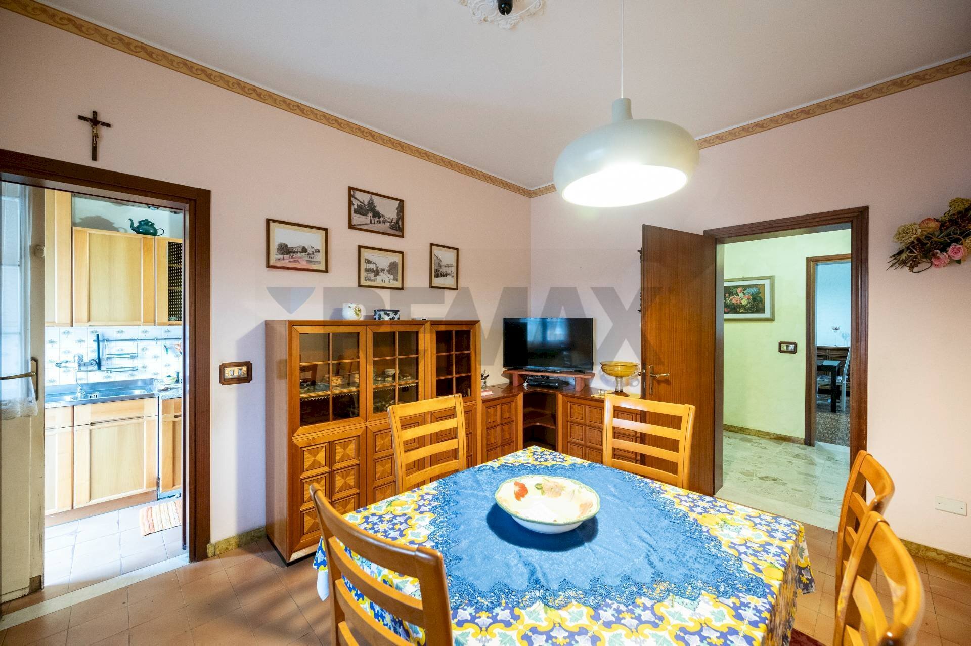 Sala da pranzo - Three-room apartment VIA GIANNETTO BONGIOVANNI
 
12, Dosolo - photo 1