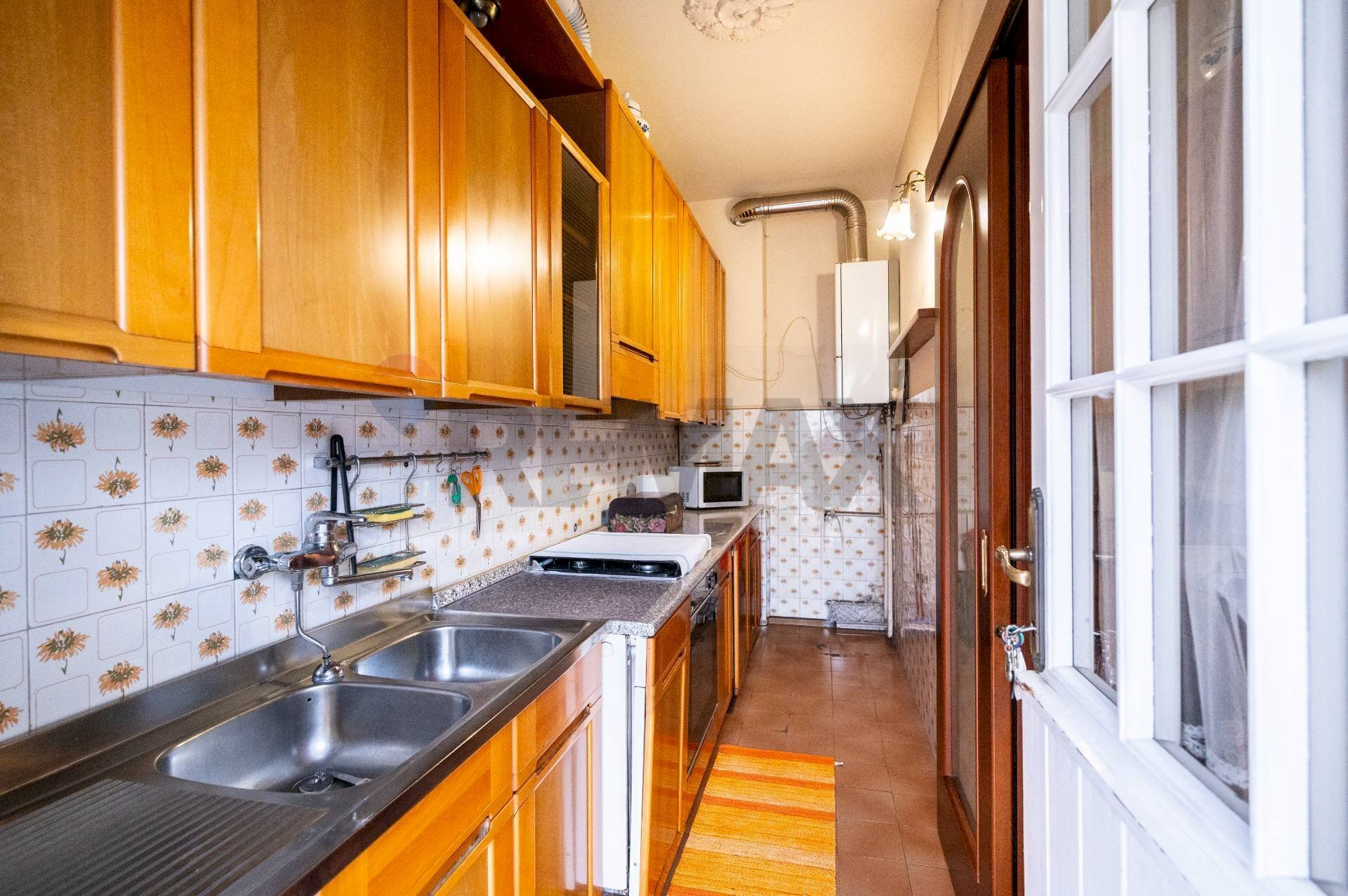 Cucina - Three-room apartment VIA GIANNETTO BONGIOVANNI
 
12, Dosolo - photo 3