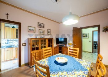 Sala da pranzo - Trilocale VIA GIANNETTO BONGIOVANNI
 
12, Dosolo - foto 1