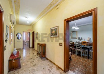 Hall / corridoio - Trilocale VIA GIANNETTO BONGIOVANNI
 
12, Dosolo - foto 10