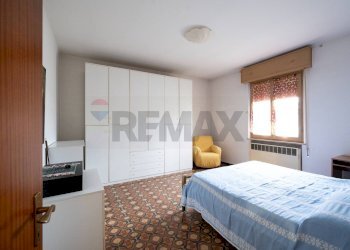 Camera / camera da letto - Trilocale VIA GIANNETTO BONGIOVANNI
 
12, Dosolo - foto 22