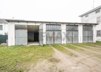 Edificio all\'aperto - Trilocale VIA GIANNETTO BONGIOVANNI
 
12, Dosolo - foto 31