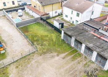 Edificio all\'aperto - Trilocale VIA GIANNETTO BONGIOVANNI
 
12, Dosolo - foto 38