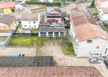 Edificio all\'aperto - Trilocale VIA GIANNETTO BONGIOVANNI
 
12, Dosolo - foto 43