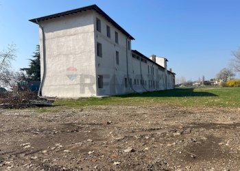 Edificio all\'aperto - Rustico Romano d'Ezzelino - foto 5