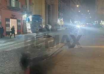 Edificio all\'aperto - Locale Commerciale Napoli - foto 2