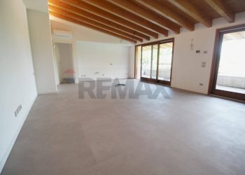 Stanza vuota - Attico Torre de' Roveri - foto 11