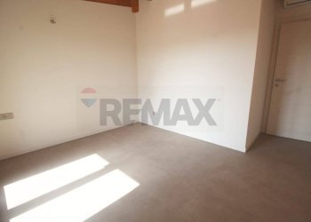 Stanza vuota - Attico Torre de' Roveri - foto 17