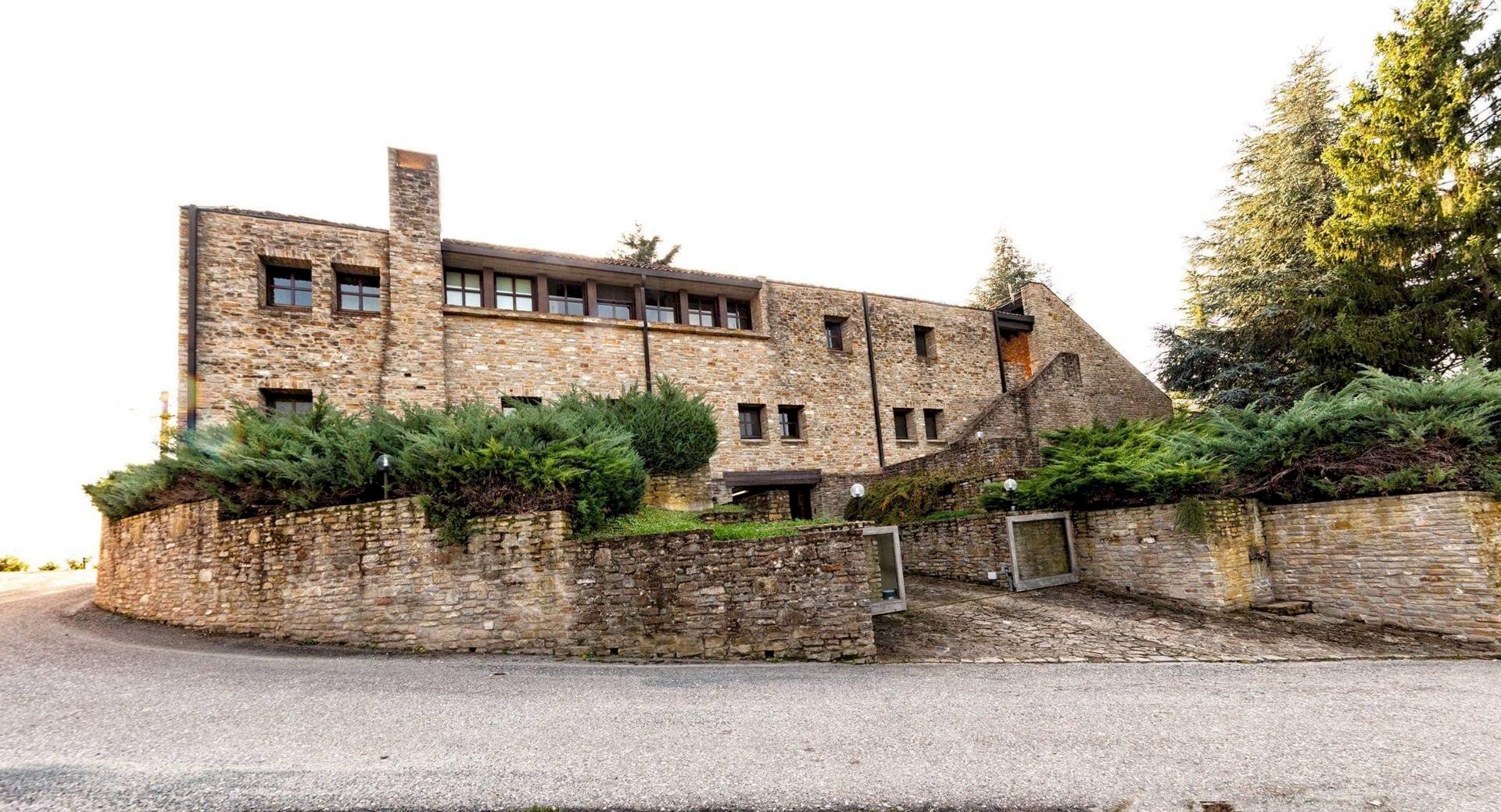 Foto 1 - Villa Località Casaroni
 
13, Santo Stefano Belbo - photo 1