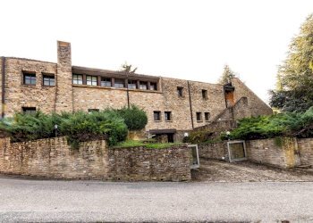 Foto 1 - Villa Località Casaroni
 
13, Santo Stefano Belbo - foto 1