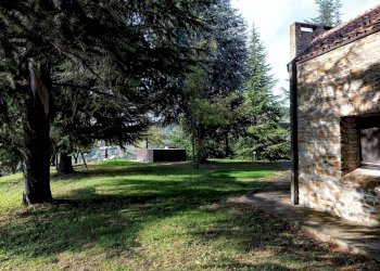 Foto 2 - Villa Località Casaroni
 
13, Santo Stefano Belbo - foto 2