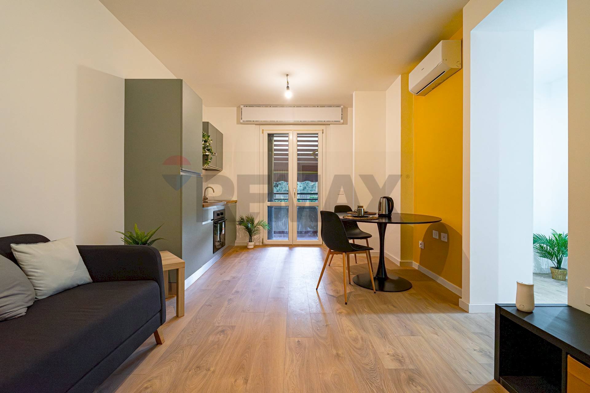 Sala da pranzo - Bilocale Via Franco Russoli
 
9, Milano - foto 2