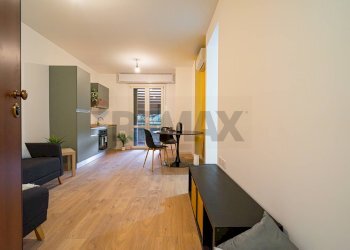 Sala da pranzo - Bilocale Via Franco Russoli
 
9, Milano - foto 1