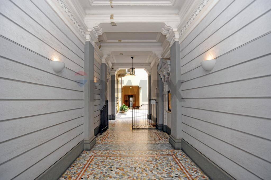 Edificio all\'aperto - Bilocale Via Leopardi
 
21, Milano - foto 2