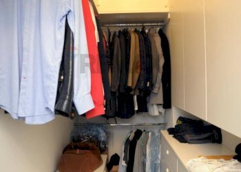 Cabina armadio - Bilocale Via Leopardi
 
21, Milano - foto 9