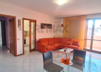 Sala da pranzo - Trilocale VIA XXII MARZO
35, Gallarate - foto 1