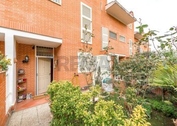 Edificio all\'aperto - Casa semi indipendente Via Filippo Turati
 
100, Monterotondo - foto 1